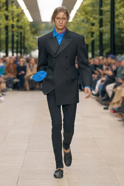 Look 5